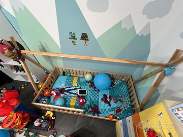 Letto montessori forma tenda