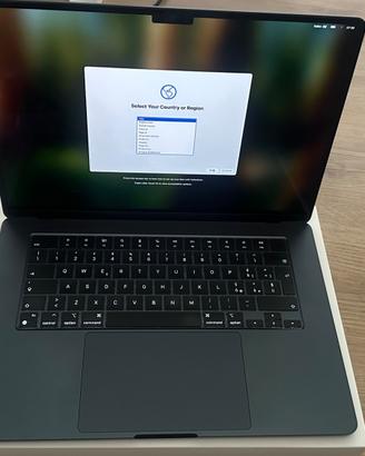 MacBook Air M3 15" 16GB 512GB – non funzionante