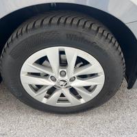 Cerchi con pneumatici invernali 15"