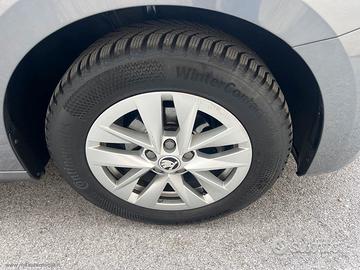 Cerchi con pneumatici invernali 15"