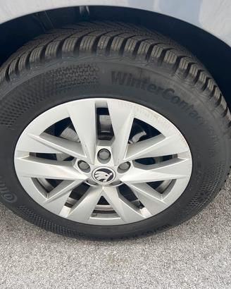 Cerchi con pneumatici invernali 15"