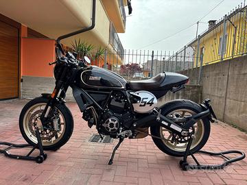 Ducati scrambler cafe racer