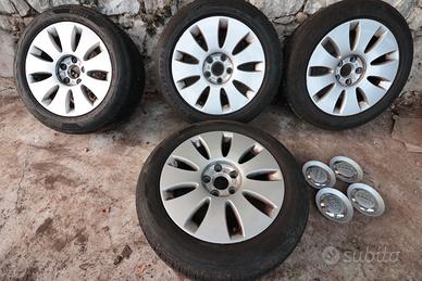 4 cerchi Audi da 16 con gomme da neve 205-55