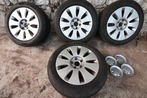 4 cerchi Audi da 16 con gomme da neve 205-55