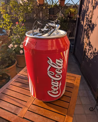 Mini frigo portatile Coca-Cola a forma di lattina