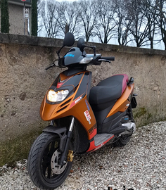 Aprilia sr 50 motard