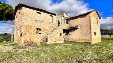 CASOLARE DA RISTRUTTURARE IN COMUNE DI ASSISI