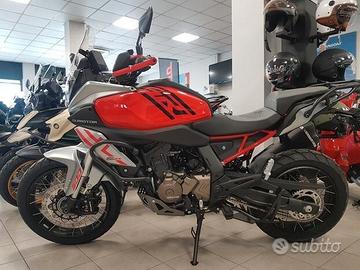 Qj Motor SRT 600 SX E5 Bauletto Omaggio