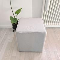 Pouff in tessuto grigio