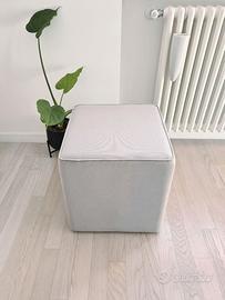 Pouff in tessuto grigio