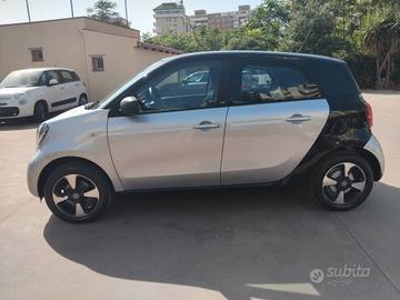 SMART FORFOUR 32MILAKM TAGLIANDI MERCEDES