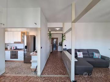8 posti, 3 camere, 2 bagni, bici, A/C,dog-friendly