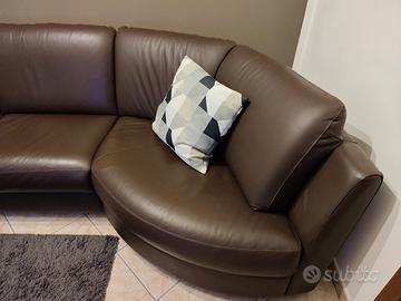 Divano in pelle marrone