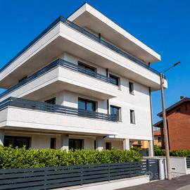 Centro, nuovo tre locali con ampio balcone