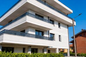 Centro, nuovo tre locali con ampio balcone