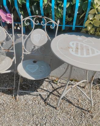 tavolino e sedie 
