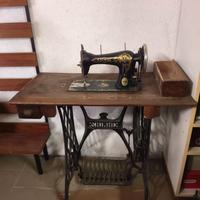 Macchina da cucire vintage centrale bobin