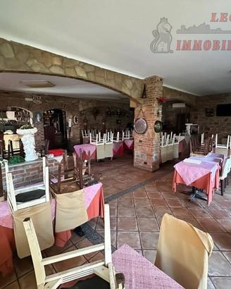 Locale commerciale di 200 mq oltre a giardino con