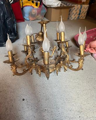 Lampadario con putti