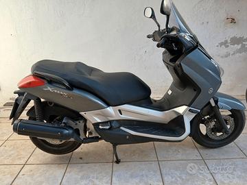 Xmax 125