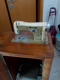 Macchina Per Cucire Necchi