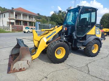 Komatsu WA80-5 - Pala gommata usata
