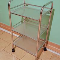 Carrello portaoggetti a tre piani con ruote