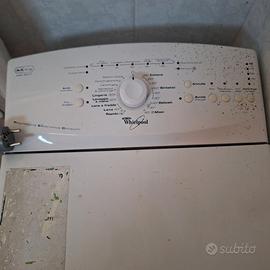 Lavatrice Whirlpool carica dall'alto