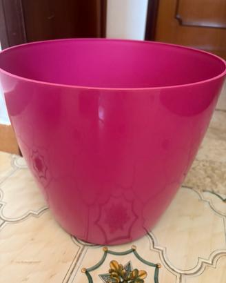 Vaso in plastica con ruote altezza 28 cm