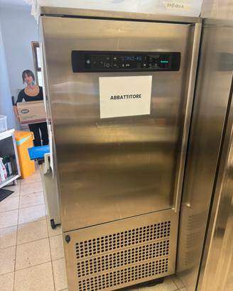 Abbattitore TECNOMAC 17 teglie 6040