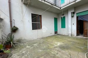 3 LOCALI A MONFORTE SAN GIORGIO