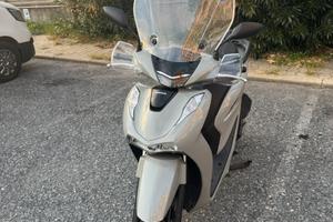 Honda SH125 Grigio - 2025 - 3050 Km - Pari a nuovo