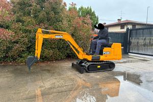 E297- ESCAVATOTRE KOMATSU PC 05