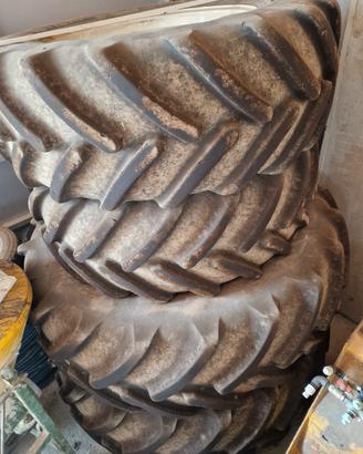 4 gomme trattore  misura 440 65 r28 , 540  65 r38