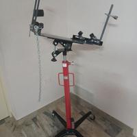 Elevatore per sostituzione frizione e cambio auto