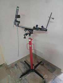 Elevatore per sostituzione frizione e cambio auto