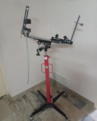 Elevatore per sostituzione frizione e cambio auto
