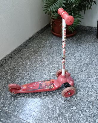 monopattino Cars 3 ruote 