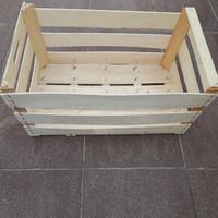Cassette di legno per mele o patate.