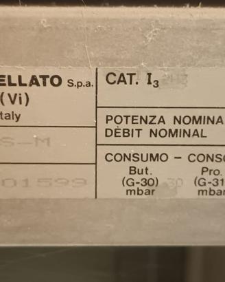 piano cottura con posto bombola
