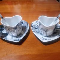 Coppia tazzine a forma di cuore. NUOVA,MAI USATA.