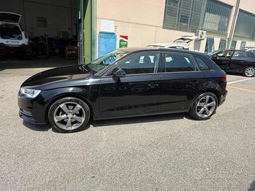 AUDI A3 SPB 1.6 TDI 105 CV Ambiente S TRONIC