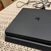 Playstation 4 slim + 3 giochi