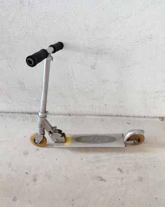 MONOPATTINO Dragon in Flash
