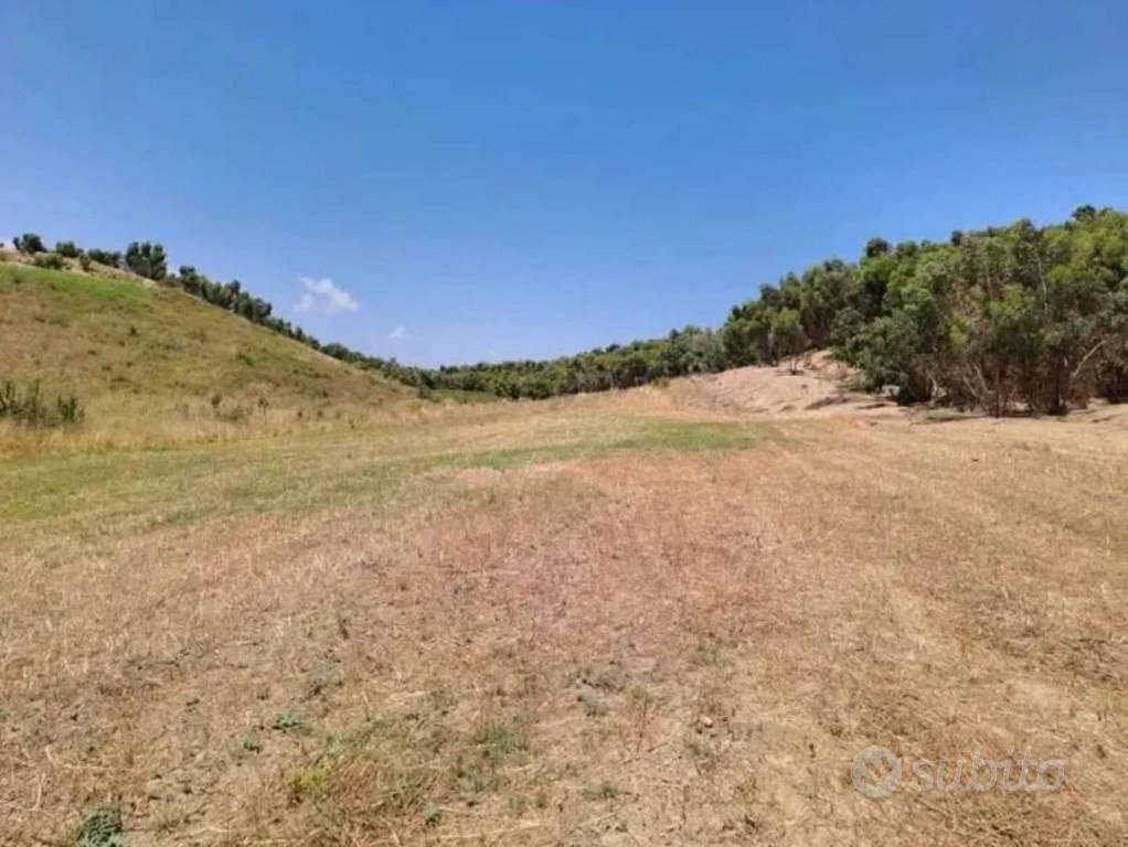 Immobile in asta di 35400 m² a Crotone - Altro