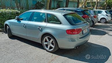 AUDI A4 4ª serie - 2011