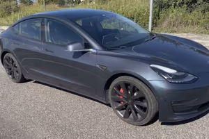 Tesla Model 3 Performance batteria nuova 04/2026