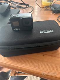 Go pro 8 black + set accessori