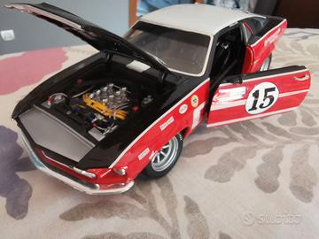 Modellino Ford Mustang 1:18
