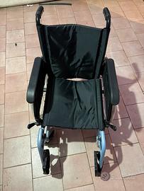Sedia a rotelle pieghevole Practico Easy Light